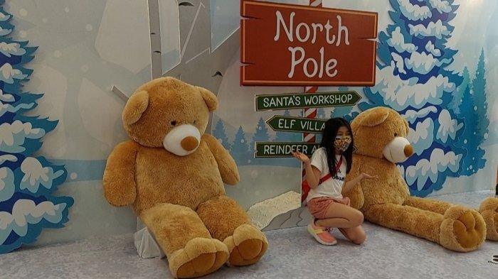 Di penghujung tahun 2021 ini, Summarecon Mall Kelapa Gading menghadirkan foto ekshibisi Bear Republic bertajuk 'Gift From Around The World'.