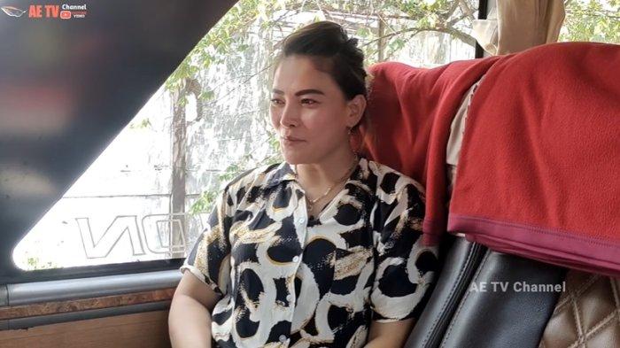 Lina Ozora, wanita yang tetap tampil glowing meski bekerja sebagai sopir bus AKAP.