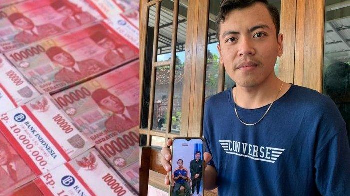 Nova Kurniawanto (20) menunjukkan foto bersama penemu uang bernama Joko di rumahnya Dukuh Tegal Biru, Desa Gaum, Kecamatan Tasikmadu, Kabupaten Karanganyar, Kamis (8/4/2021).