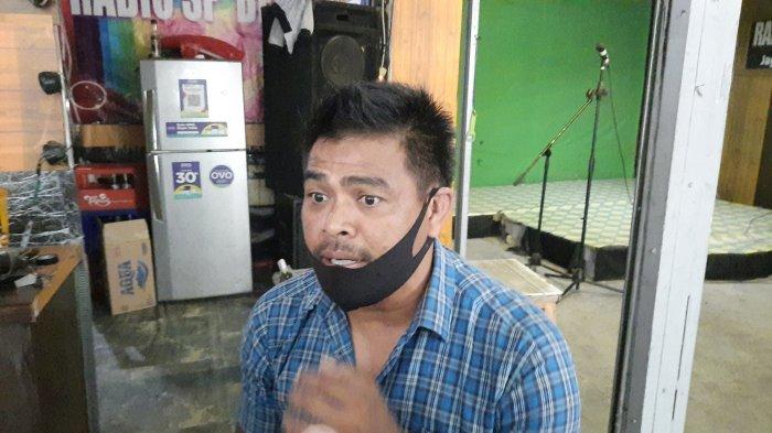 Eks pemain Timnas dan Persija Jakarta Nuralim saat dijumpai di kedai makanan Jalan Kemakmuran, Bekasi Selatan, Rabu (7/4/2021).