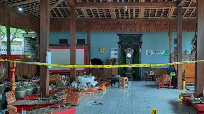 Padepokan milik seniman asal Rembang, Jawa Tengah, Anom Subekti yang jadi lokasi pembunuhan.