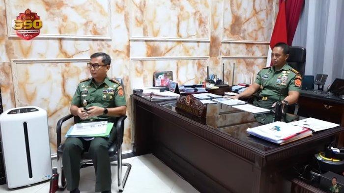 Di depan para jenderal, sikap Panglima TNI Jenderal Andika Perkasa seakan menunjukan dirinya begitu detil.