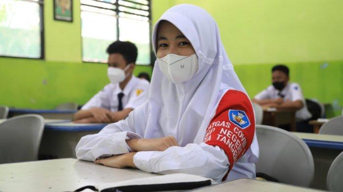 Direktur Jenderal Pendidikan Anak Usia Dini, Pendidikan Dasar dan Menengah (Dirjen PAUD Disdakmen), Kemendikbud, Jumeri meresmikan Satgas Covid-19 tingkat kelas saat Pembelajaran Tatap Muka (PTM) di Kota Tangerang, Jumat (1/10/2021).