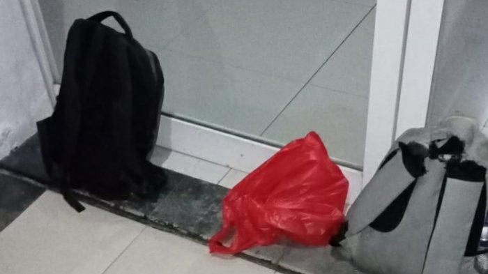 Penemuan tas di Masjid Ar-Rahman, Kampung Bulak, Jalan Setiabudi, Pondok Kacang Timur, Pondok Aren, Tangerang Selatan, Rabu (31/3/2021).