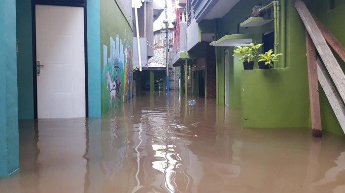 Permukiman warga Kebon Pala, Kelurahan Kampung Melayu yang terdampak banjir luapan Kali Ciliwung, Jatinegara, Jakarta Timur, Minggu (1/8/2021)