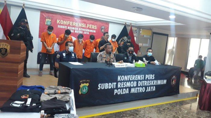 Konferensi pers kasus penipuan oleh anggota polisi gadungan di Mapolda Metro Jaya, Kebayoran Baru, Jakarta Selatan pada Jumat (26/3/2021).