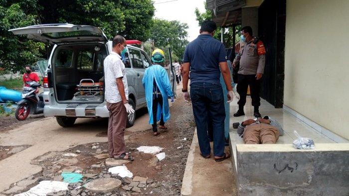 Pria berinisial F (42) ditemukan meninggal secara tiba-tiba di kontrakannya yang berasa di Jalan Prosida, Kelurahan Mekarsari, Kecamatan Neglasari, Kota Tangerang, Kamis (3/6/2021).