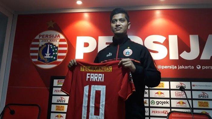 Proses perkenalan Syaffarizal Mursalin Agri sebagai pemain baru Persija Jakarta di Kantor Persija, Jakarta Selatan, Rabu (18/9/2019)