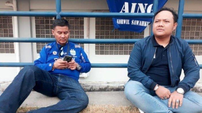 Ricky Bagja (kanan) Bobotoh Persib Bandung