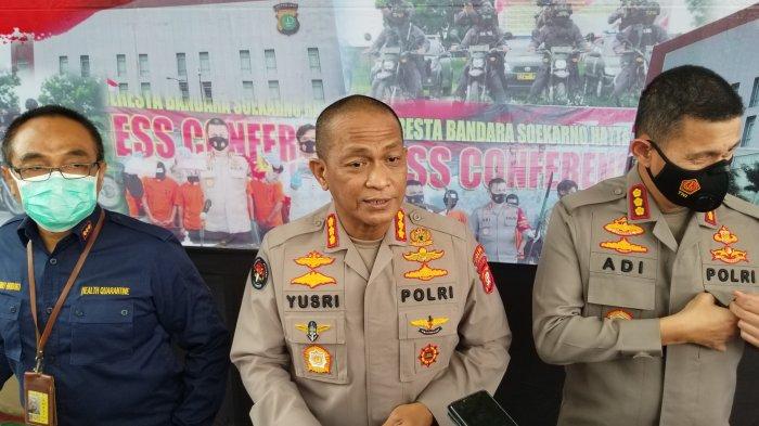 Kabid Humas Polda Metro Jaya, Kombes Pol Yusri Yunus saat melakukan ungkap kasus tujuh WNA India yang lolos karantina setibanya di Bandara Soekarno-Hatta, Rabu (28/4/2021).