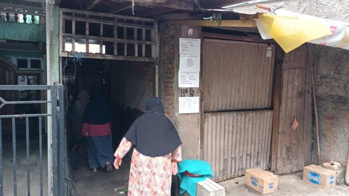 Rumah duka Raka Prayogo Putra (26) dan istrinya Nova Kharisma (23) di Jatinegara, Jakarta Timur, Kamis (26/5/2022).