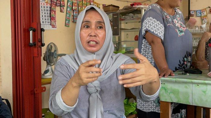 Saksi penusukan debt collector di Jalan Haji Dimun I, Sukmajaya, Kota Depok, Emi, saat dijumpai wartawan, Kamis (22/9/2022).