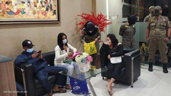 Sebanyak enam perempuan pekerja seks komersial (PSK) terjaring razia Satpol PP Kabupaten Bogor.