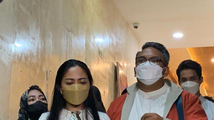 Selebgram Rachel Vennya rampung menjalani pemeriksaan pertama di Polda Metro Jaya, Jakarta Selatan, Kamis (21/10/2021).