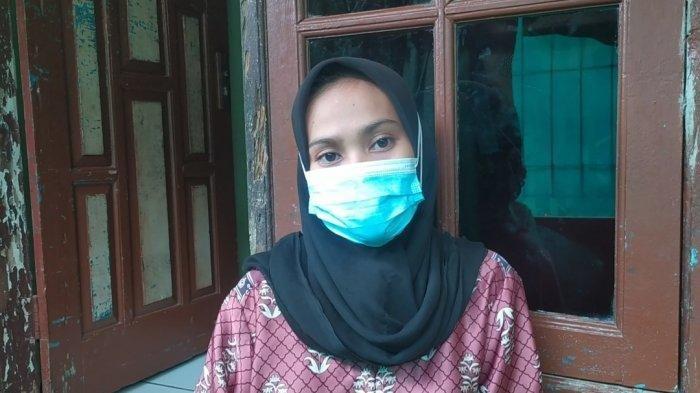 Siti Asiah (25) istri BS terduga teroris di Sukabumi