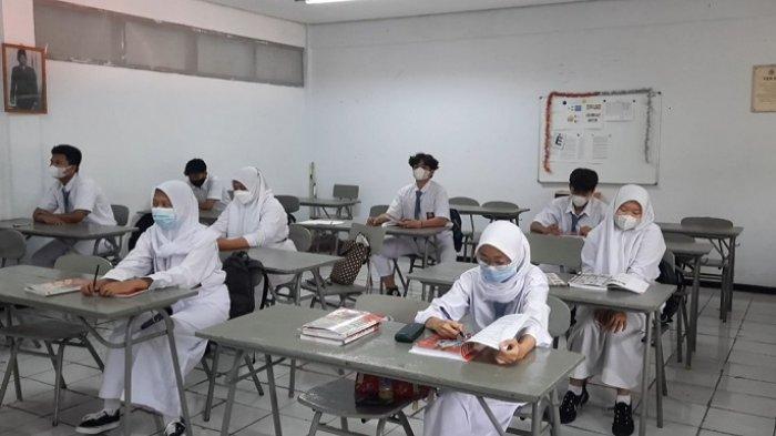 SMKS 17 Agustus 1945 2 Jakarta adalah salah satu sekolah yang sudah menggelar tatap muka secara terbatas pada Senin 30 Agustus 2021 hari ini.