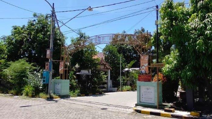 Suasana kampung tempat tinggal Komandan Letkol Laut (P) Heri Oktavian di Sukolilo Baru.