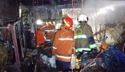 Tempat parkir gerobak dagang di Jalan Abdullah Syafei, Kelurahan Bidara Cina,Kecamatan Jatinegara yang terbakar, Jakarta Timur, Sabtu (4/12/2021).