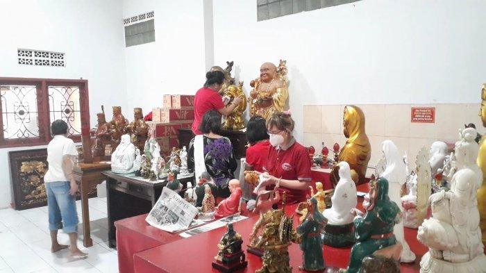 Tradisi cuci rupang di Wihara Kwan In Thang, Pondok Cabe Udik, Pamulang, Tangerang Selatan (Tangsel), Sabtu (6/2/2021).