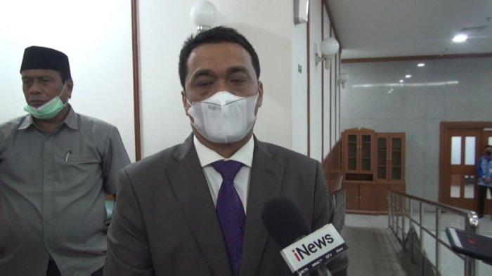 Wagub DKI Jakarta Ahmad Riza Patria di Balai Kota, Jakarta Pusat, Jumat (5/11/2021)