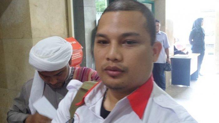 Wakil Ketua ACTA Ali Lubis di kantor Bareskrim Polri, Jakarta, Senin (13/2/2017). Nama Ali Lubis menjadi sorotan warga setelah meminta Anies Baswedan mundur dari jabatannya sebagai Gubernur DKI Jakarta.