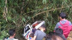 Mobil Pick Up Terjun ke Jurang Padang Bambu di Bukit Tengah Kerinci