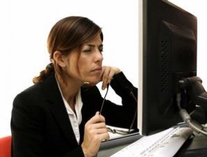 Terlalu Lama Bekerja di Depan Layar Komputer, Berikut Ini 5 Tips Mengatasi Mata Lelah