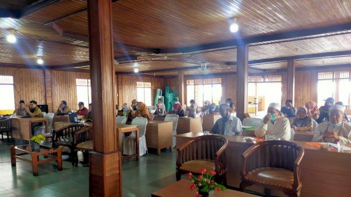 Acara pertemuan Program KB dan Pelayanan KB bagi keluarga Miskin, oleh Dinas P3AP2KB Tanjung Jabung barat, Senin 30 November 2020.