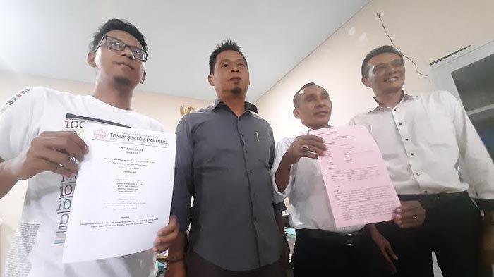 Adik terdakwa Ardi Pratama, Tio Budi Satrio didampingi tim kuasa hukum mencari keadilan terhadap proses hukum kakaknya, Senin (22/2/2021).