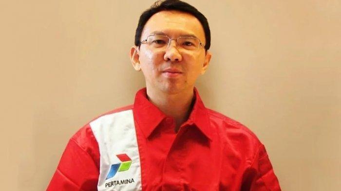 Foto Ahok pakai baju pertamina