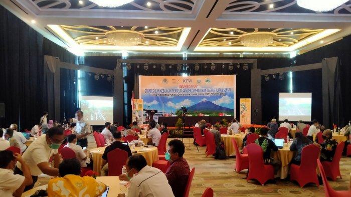 Forum Koordinasi Pengelolaan Daerah Aliran Sungai Provinsi Jambi mengadakan workshop pengelolaan Daerah Aliran Sungai (DAS) pada Rabu (11/11/2020). Kegiatan ini membahas tentang