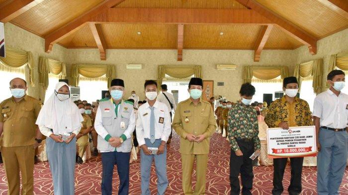 Gubernur Jambi Dr.Drs.H.Fachrori Umar,M.Hum mengemukakan, bantuan pendidikan dari Baznas dan CSR Bank Jambi untun pondok pesantren sebagai motivasi untuk terus berprestasi dalam peningkatan kualitas pembangunan pendidikan di Provinsi Jambi.
