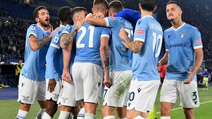 Hasil pertandingan Seri A Lazio vs Inter Milan tadi malam adalah 3 - 1, untuk kemenangan Lazio. Lazio sebenarnya tidak memiliki start yang baik saat lawan mereka membuka skor melalui penalti Ivan Perisic.