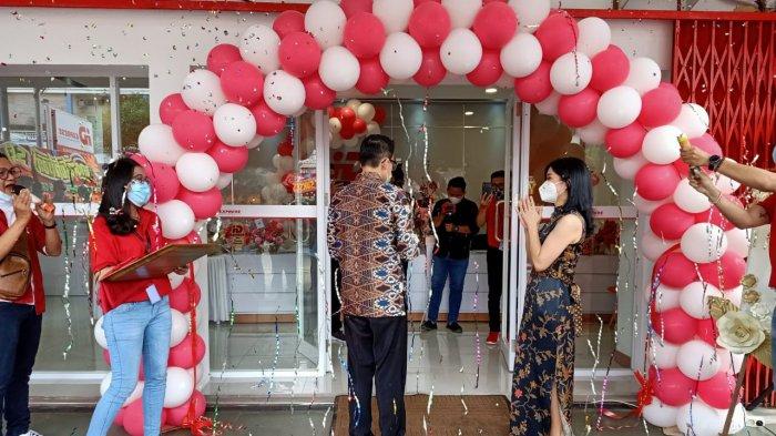IDexpress Indonesia menghadirkan gerai pengiriman dengan fasilitas terbaik bagi warga Jambi dan sekitarnya melalui pembukaan Gerai Flagship IDexpress yang berlokasi di Jalan Jend Sudirman No. 28, Tambak Sari, Kec Jambi Selatan, Kota Jambi