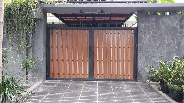 Rumah di Jalan Kayu Putih Selatan I, Kayu Putih, Pulogadung, Jakarta Timur, digeledah, penyidik Komisi Pemberantasan Korupsi (KPK), Rabu (24/2/2021).