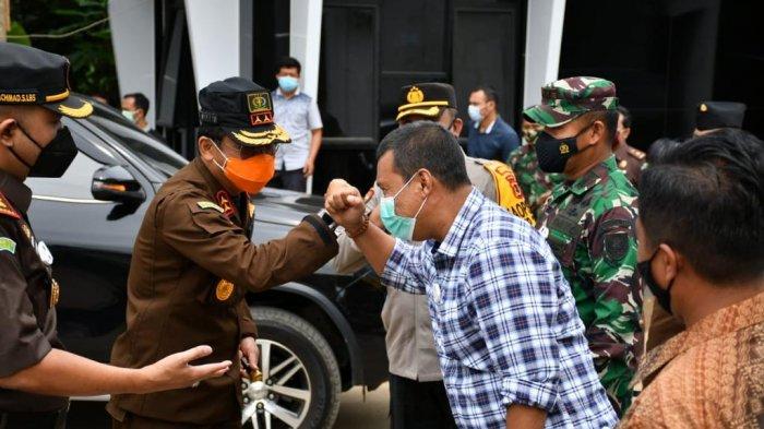Kepala Kejaksaan Tinggi Jambi Dr Johanis Tanak, melakukan kunjungan kerja ke Kabupaten Tanjab Timur Jumat (18/12/2020), disambut Bupati Tanjab Timur Romi Hariyanto dan forkompimda