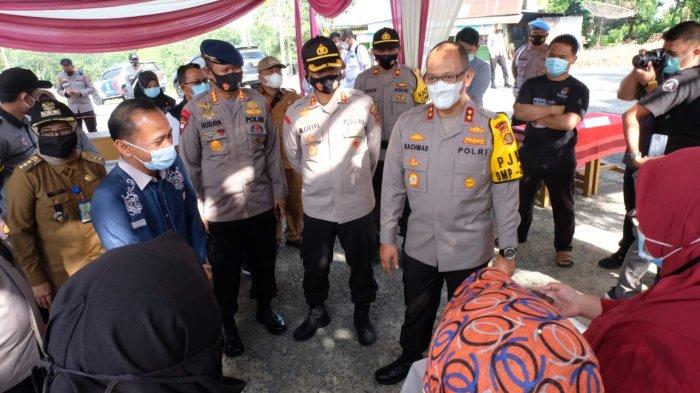 Kapolda Jambi Irjen A Rachmad Wibowo melakukan kunjungan kerjanya di salah satu tempat pemungutan suara (TPS) di Kabupaten Bungo, Jambi