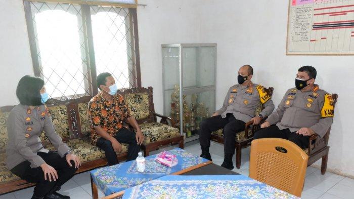 Kapolda Jambi, Irjen Pol A Rachmad Wibowo S.Ik meninjau PPKM Skala Mikro di Posko PPKM Desa Pondok Meja
