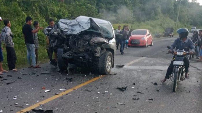 Kecelakaan maut terjadi di Jalan Lintas Muara Bungo - Jambi antara mobil pick up dengan truk tronton, Rabu (11/11/2020).