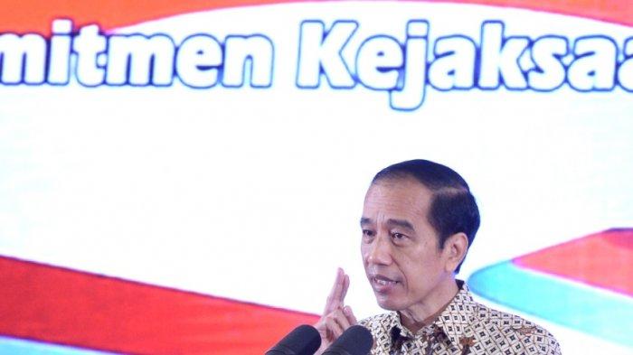 Kepala Kejaksaan Tinggi (Kajati) Jambi, Dr Johanis Tanak SH MH mengikuti Rakernas Kejaksaan Se-Indonesia secara virtual, Senin (14/12). Rakernas ini dibuka langsung oleh Presiden Republik Indonesia Ir Joko Widodo.
