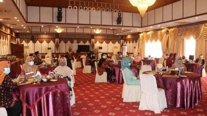 Ketua TP- PKK Provinsi Jambi Hj. Rahima Fachrori mengungkapkan rasa terima kasihnya kepada seluruh pengurus TP-PKK Provinsi Jambi yang dinilainya telah memberikan dedikasinya untuk membangun Provinsi Jambi.