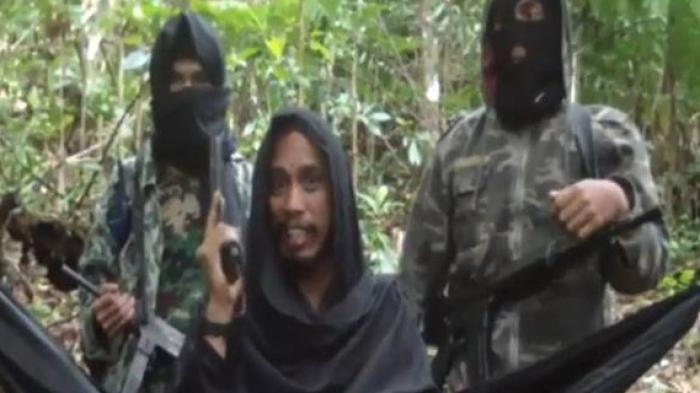 Seorang lelaki yang diduga buronan teroris Santoso alias Abu Wardah