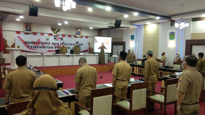 Sekda Provinsi Jambi H Sudirman SH membuka secara resmi rapat monitoring dan evaluasi monitoring Centre for Prevention (MCP) yang diselenggarakan