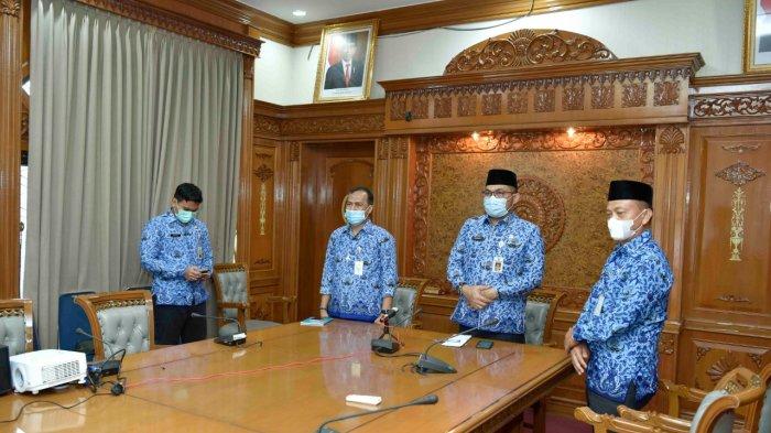 Sekretaris Daerah (Sekda) Provinsi Jambi, H.Sudirman,SH.,M.H., mengharapkan, dengan adanya penandatanganan kerja sama kemitraan antara Penanaman Modal Asing (PMA) dan Penanaman Modal Dalam Negeri (PMDN) dengan Usaha Mikro, Kecil dan Menengah (UMKM) dapat memberikan dampak positif bagi UMKM, khususnya UMKM di Provinsi Jambi.