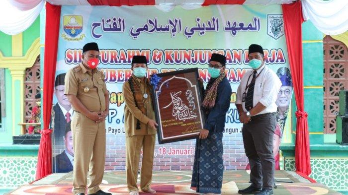 Silaturahmi Gubernur Jambi dengan Pengurus dan Jajaran Pondok Pesantren Al Fattah Singkut II