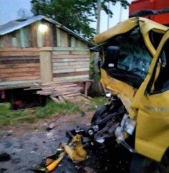 Tabrak Tronton Parkir, Sopir Truk Tewas Terjepit Kecelakaan di Jalan Lintas Sarolangun-Tembesi Km 27