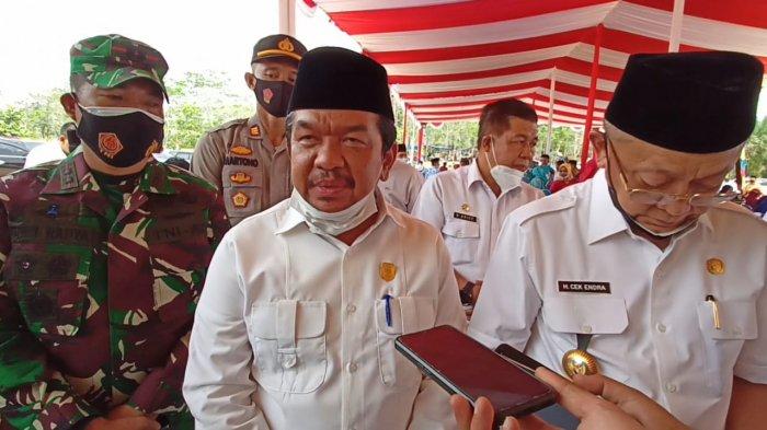 Tontawi Jauhari bersama Bupati Sarolangun Cek Endra menghadiri peresmian Kecamatan Mandiangin Timur