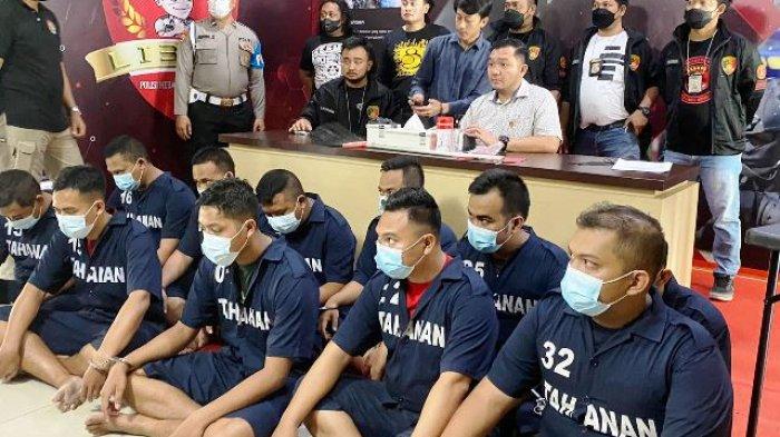 Wajah kesebelasan satpam RSUP Kariadi ditangkap Polisi akibat hajar maling hanphone sampai mati saat di kantor Polrestabes Semarang, Jumat (29/7/2022).