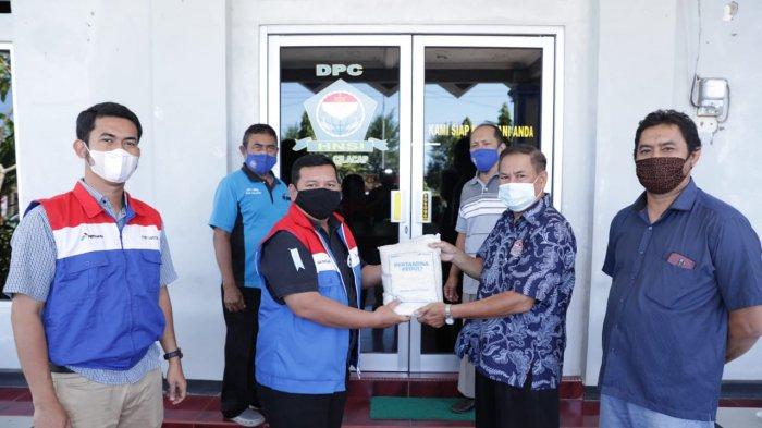 Pertamina Refinery Unit wilayah Cilacap kembali menyalurkan bantuan beras bagi masyarakat nelayan