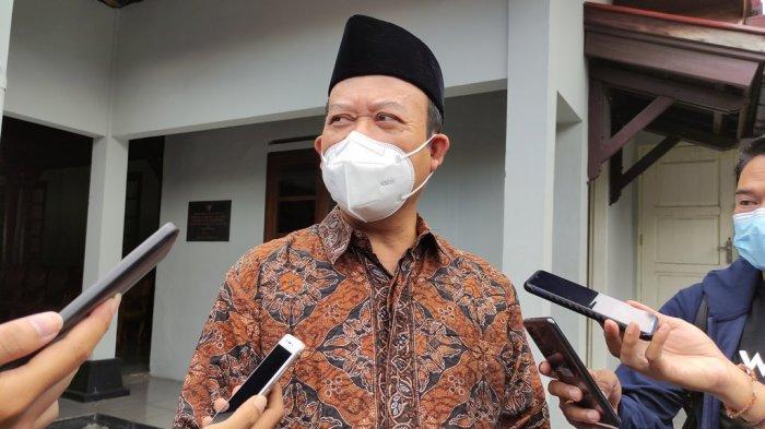 Bupati Banyumas, Achmad Husein